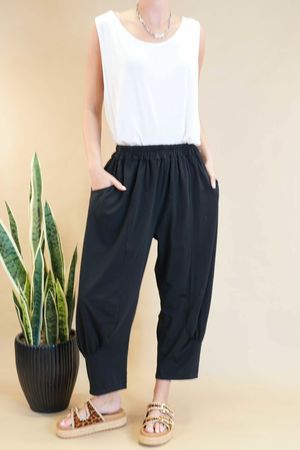 Made in Italy Jo Jo Quirky Classic Cocoon Pant Black